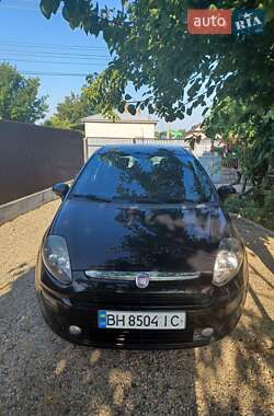 Хэтчбек Fiat Punto 2012 в 