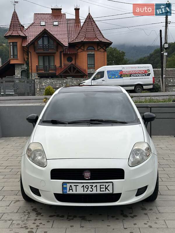 Хэтчбек Fiat Punto 2009 в Яремче