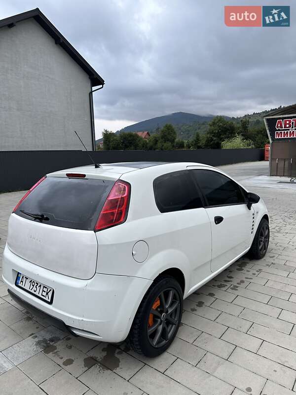 Хэтчбек Fiat Punto 2009 в Яремче