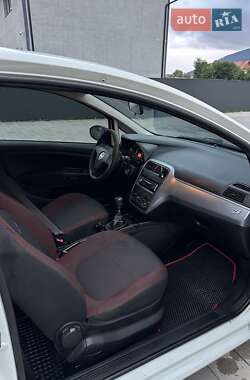 Хэтчбек Fiat Punto 2009 в 