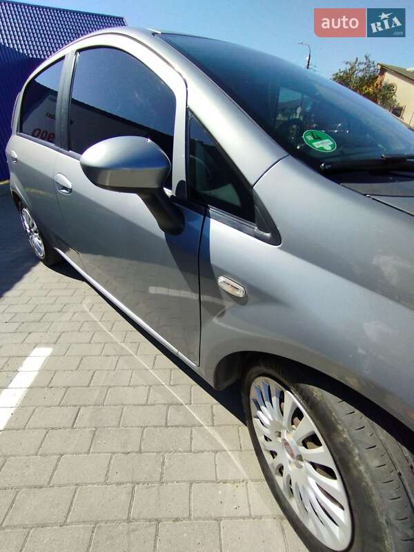 Хэтчбек Fiat Punto 2011 в Калуше