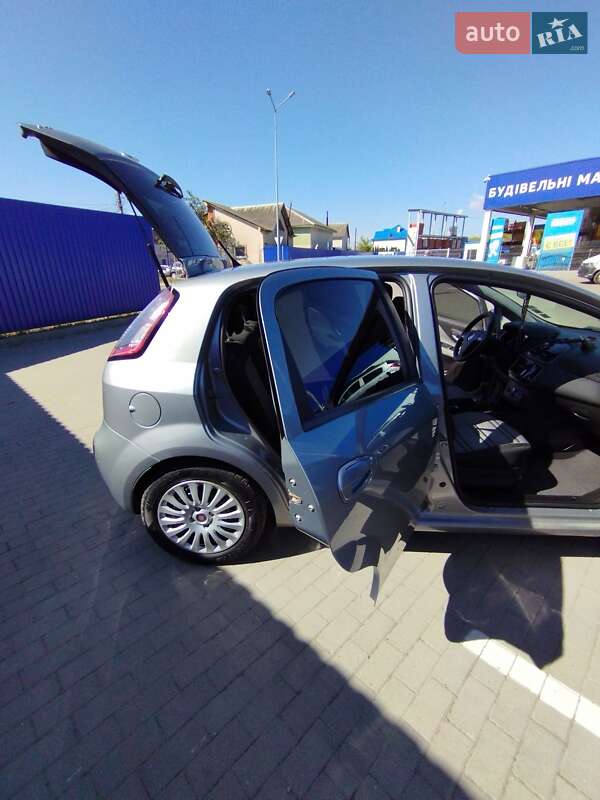 Хэтчбек Fiat Punto 2011 в Калуше