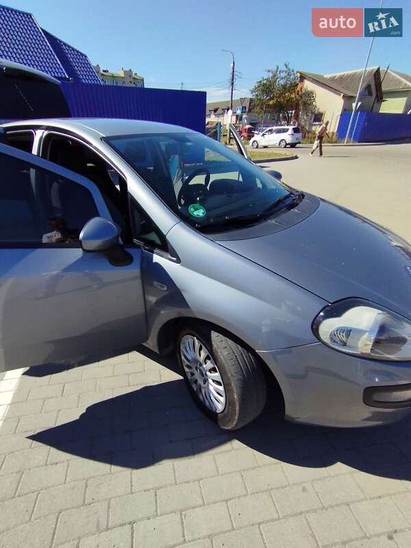Хэтчбек Fiat Punto 2011 в Калуше