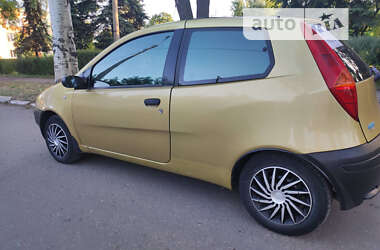 Хэтчбек Fiat Punto 2003 в Черновцах