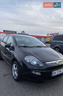 Хэтчбек Fiat Punto 2011 в 
