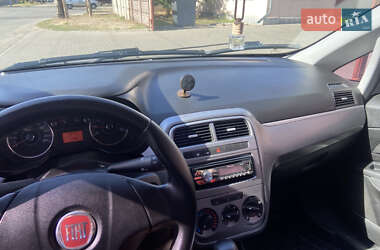 Хэтчбек Fiat Punto 2012 в 