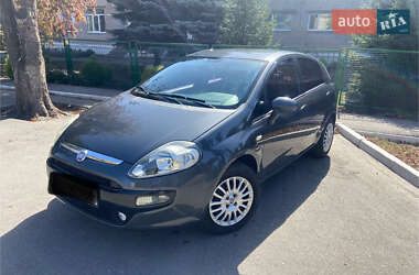 Хэтчбек Fiat Punto 2012 в 