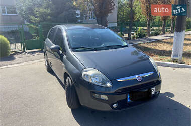 Хэтчбек Fiat Punto 2012 в 