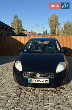 Хэтчбек Fiat Punto 2007 в Сарнах