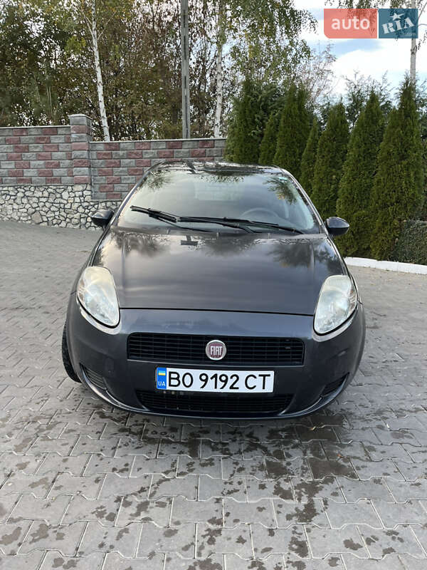 Хетчбек Fiat Punto 2011 в Підволочиську