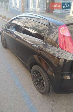 Хэтчбек Fiat Punto 2011 в 