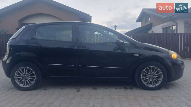 Хэтчбек Fiat Punto 2012 в Измаиле фото 8 Хэтчбек Fiat Punto 2012 в Измаиле