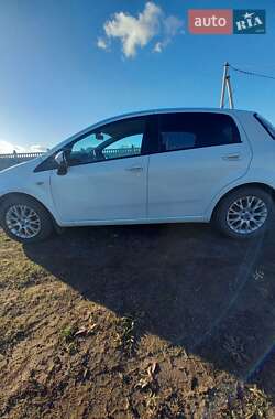 Хэтчбек Fiat Punto 2011 в Петрове