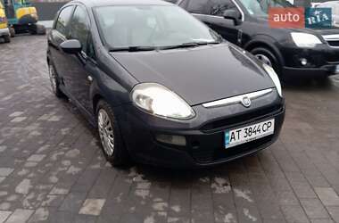 Хэтчбек Fiat Punto 2010 в 