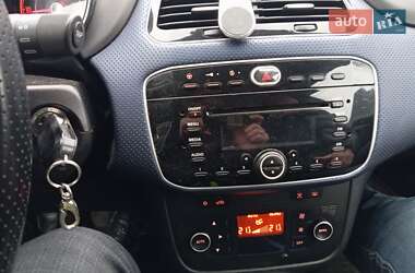 Хэтчбек Fiat Punto 2010 в 