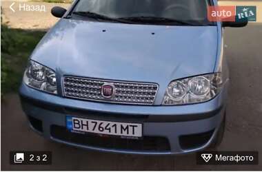 Хэтчбек Fiat Punto 2010 в 