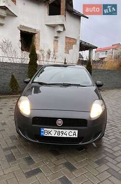 Хетчбек Fiat Punto 2011 в Рівному