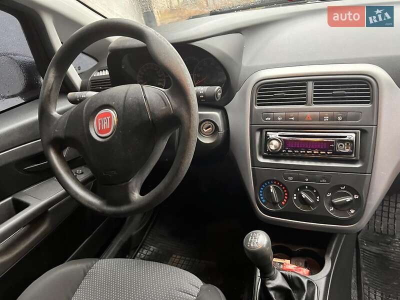 Хэтчбек Fiat Punto 2011 в Ровно