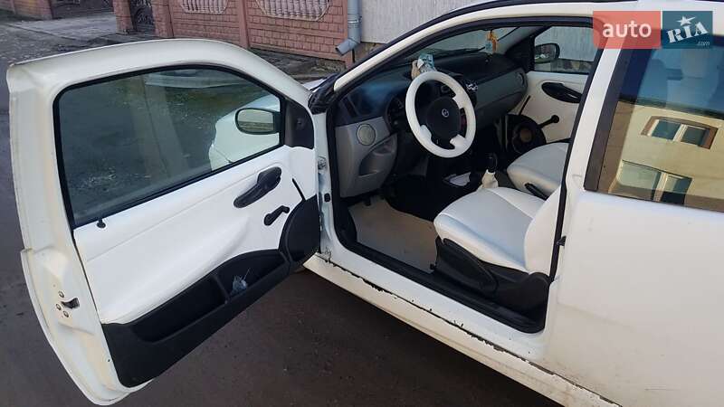 Хэтчбек Fiat Punto 2002 в Львове