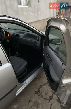 Хэтчбек Fiat Punto 2004 в 
