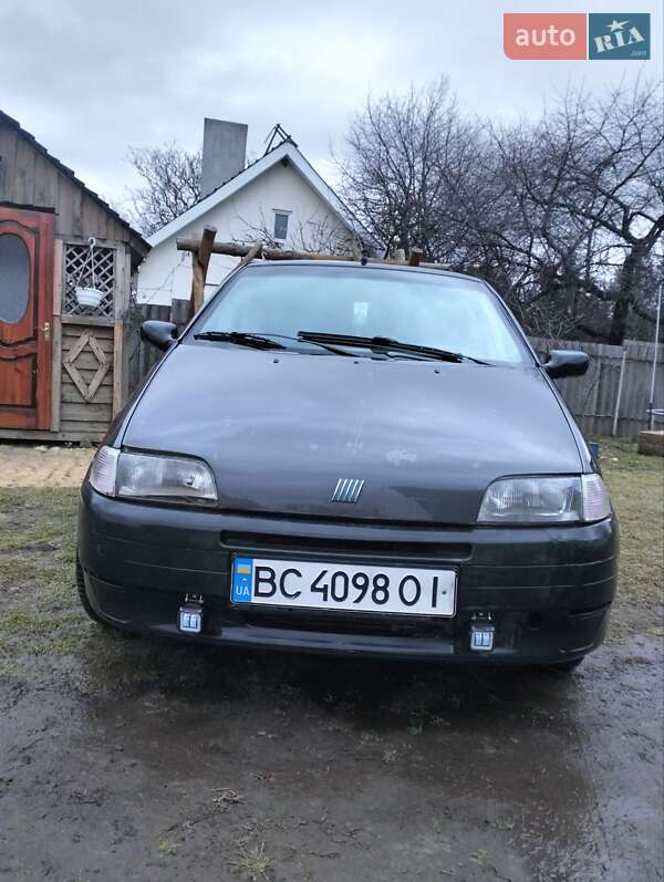 Хэтчбек Fiat Punto 1998 в Луцке