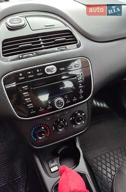 Хэтчбек Fiat Punto 2011 в 