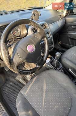 Хэтчбек Fiat Punto 2009 в 