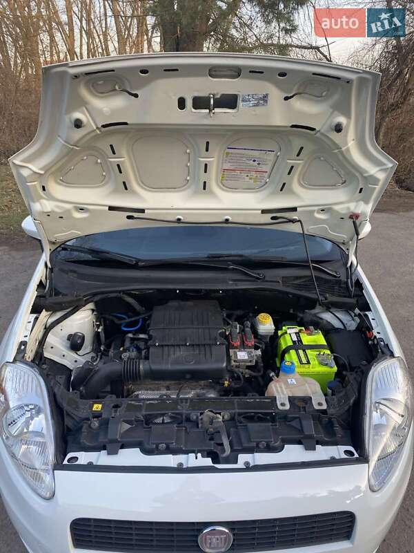 Хэтчбек Fiat Punto 2011 в Прилуках