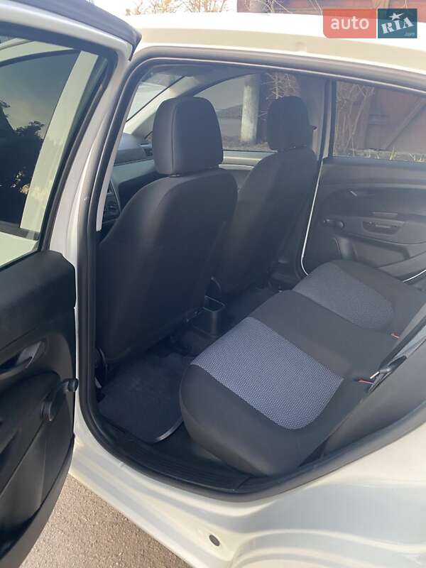 Хэтчбек Fiat Punto 2011 в Прилуках