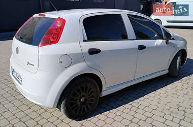 Хэтчбек Fiat Punto 2010 в 