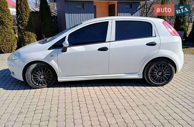 Хэтчбек Fiat Punto 2010 в 