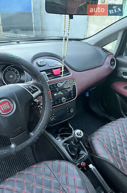 Хэтчбек Fiat Punto 2011 в 