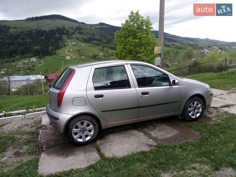 Хетчбек Fiat Punto 2004 в Івано-Франківську