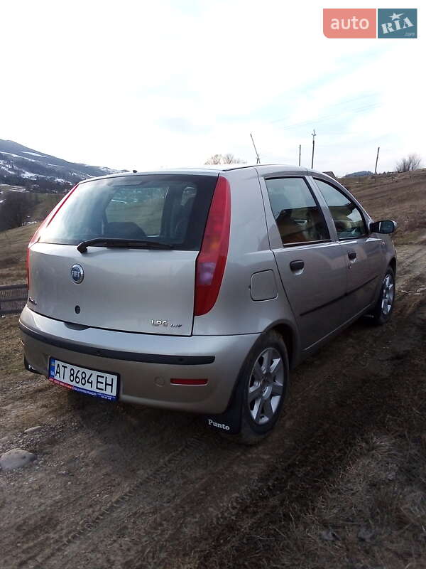 Хэтчбек Fiat Punto 2004 в Ивано-Франковске