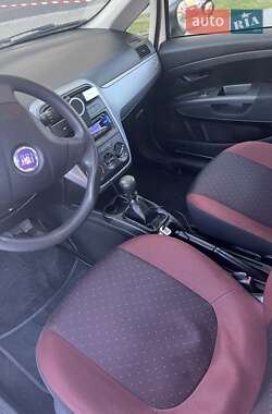 Хэтчбек Fiat Punto 2009 в 