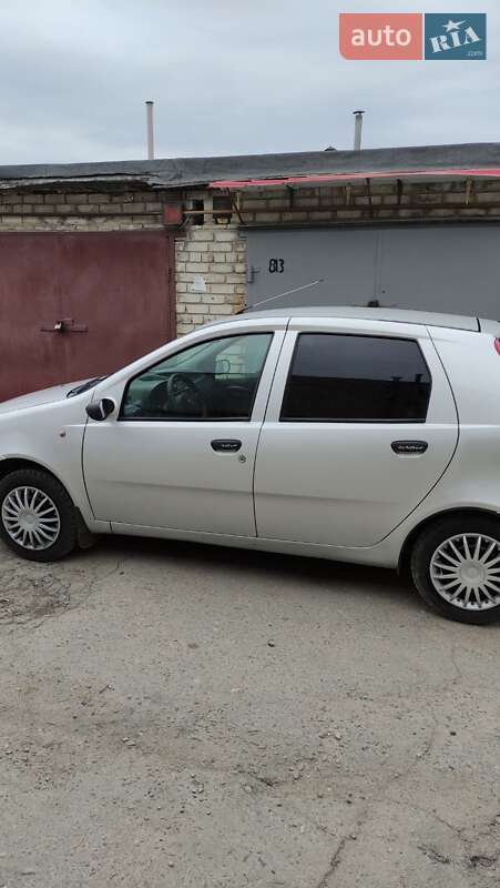Хэтчбек Fiat Punto 2007 в Днепре