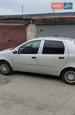 Хэтчбек Fiat Punto 2007 в 