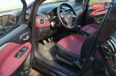 Хэтчбек Fiat Punto 2010 в 