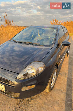 Хэтчбек Fiat Punto 2012 в Ямполе