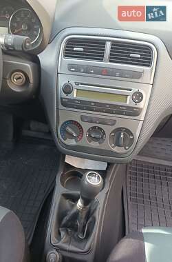 Хетчбек Fiat Punto 2009 в 