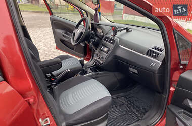 Хэтчбек Fiat Punto 2008 в 