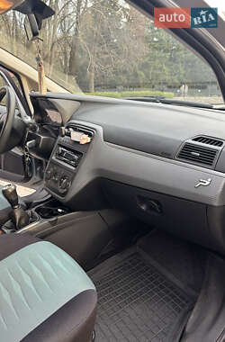 Хэтчбек Fiat Punto 2008 в 