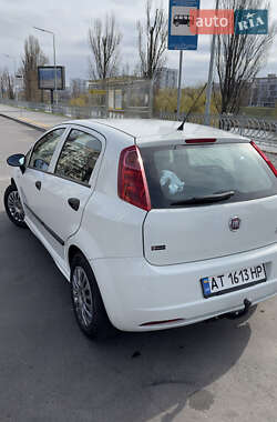 Хэтчбек Fiat Punto 2011 в 