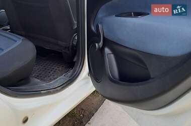 Хэтчбек Fiat Punto 2010 в 