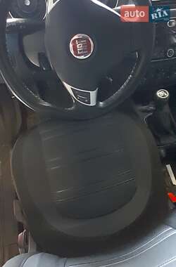 Хэтчбек Fiat Punto 2010 в 