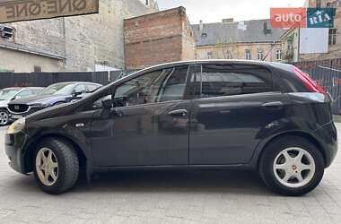 Хэтчбек Fiat Punto 2009 в 