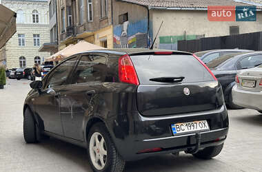 Хэтчбек Fiat Punto 2009 в 