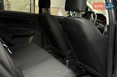 Хэтчбек Fiat Punto 2009 в 