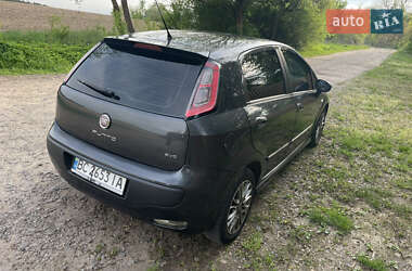 Хэтчбек Fiat Punto 2011 в 