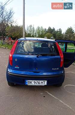 Хетчбек Fiat Punto 2001 в 